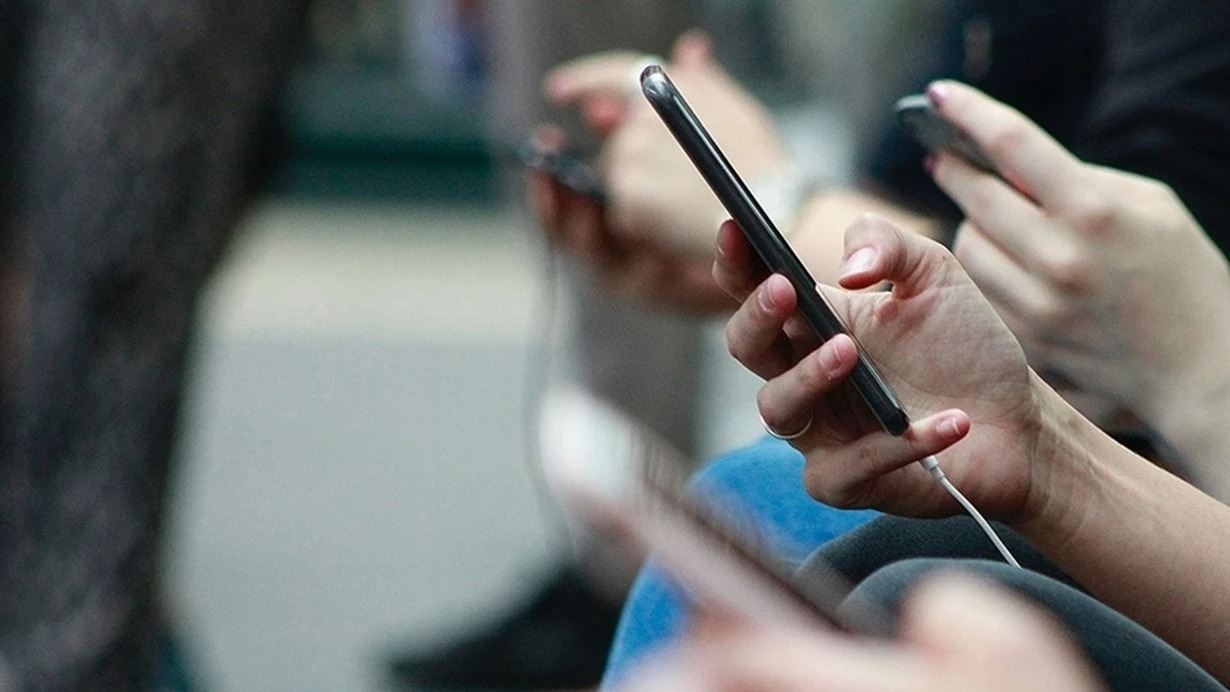 İtaliyada məktəblərdə telefon QADAĞASI