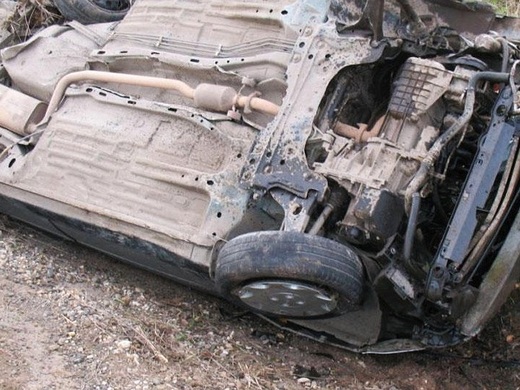 4 qadının olduğu "Prius” dərəyə aşdı - Hamısı sərxoş imiş