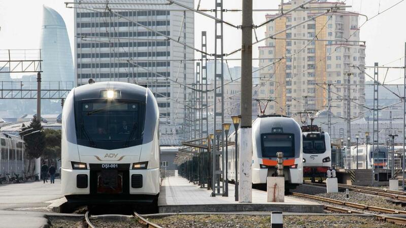 "Bakı–Qazax qatar biletlərinin qiymətində xoşagələn vəziyyət yoxdur" - O pula Budapeştdən Vyanaya getmək olar (RƏY)