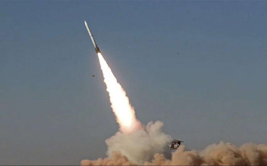 KİV: İran ilk dəfə ortamənzilli “Sacil” raketini buraxıb