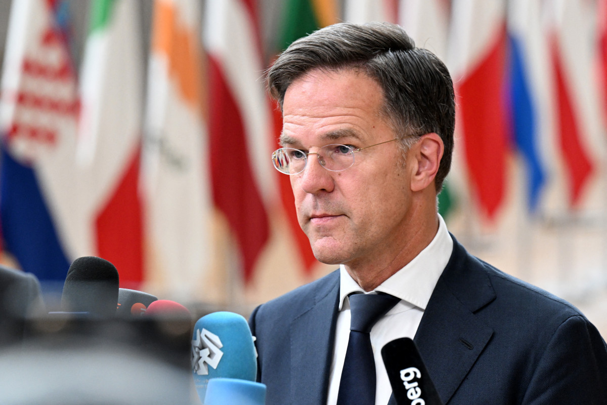 Rutte: Son 10 ildəkindən daha çox silah və hərbi texnika istehsal etməliyik