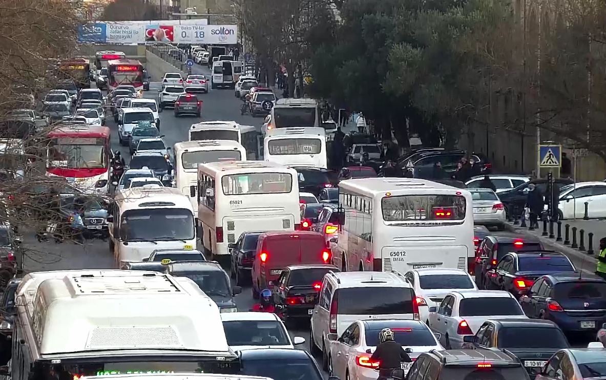 Bakıda bu yollarda sıxlıq var - SİYAHI