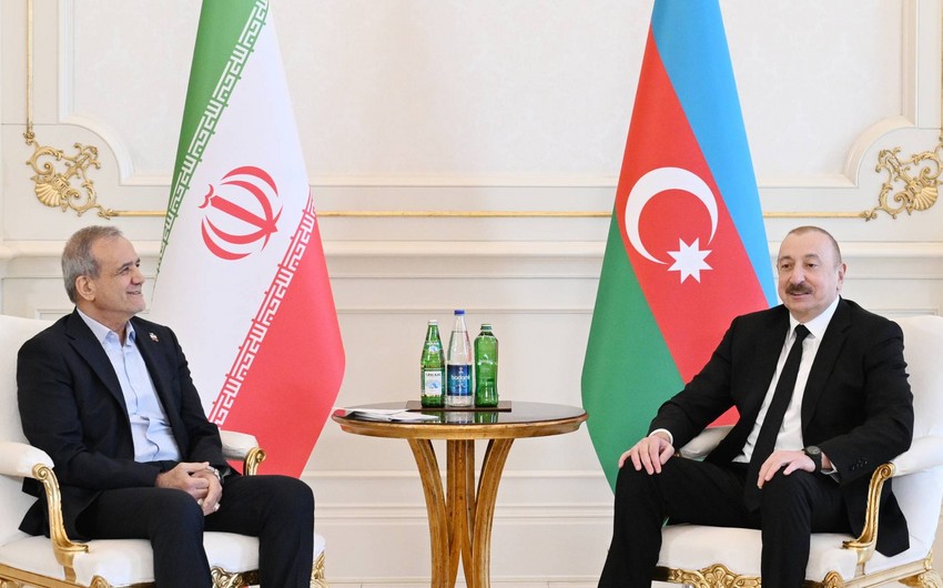 İlham Əliyev iranlı həmkarı ilə danışıb, regionda vəziyyətin gərginləşməsi ilə bağlı Azərbaycanın narahatlığını ifadə edib