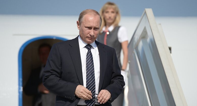 Vladimir Putin Belarusa səfər edib