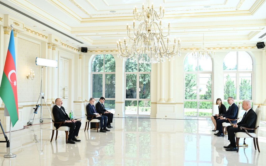 İlham Əliyev: Azərbaycan ilə Aİ arasında yüksək səviyyəli təmaslar yeni səhifənin açılmasına şərait yaradır