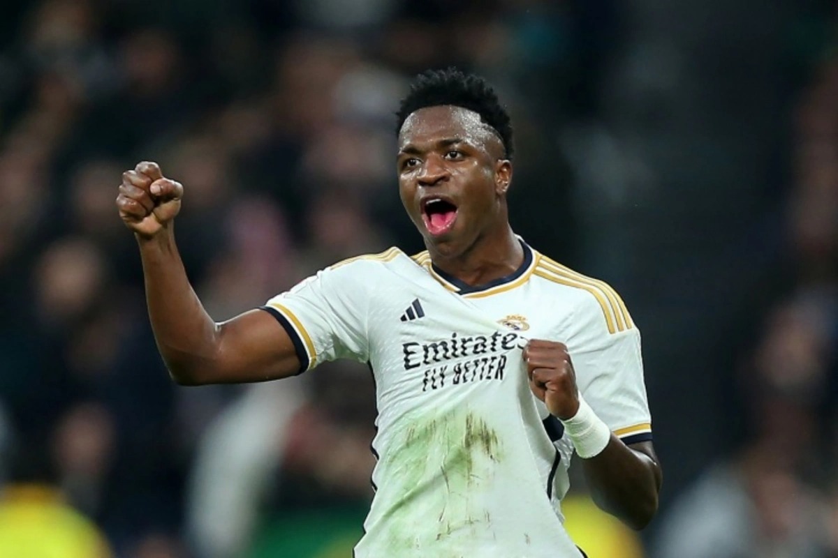 Vinisius "Real Madrid"də nə qədər oynamaq istədiyini açıqladı