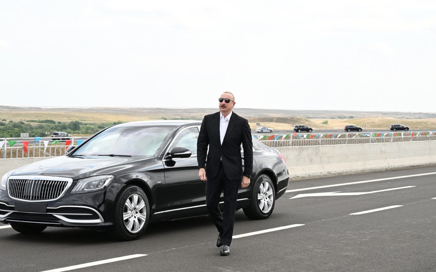 İlham Əliyev Əhmədbəyli-Füzuli-Şuşa yolunun açılışında iştirak edib