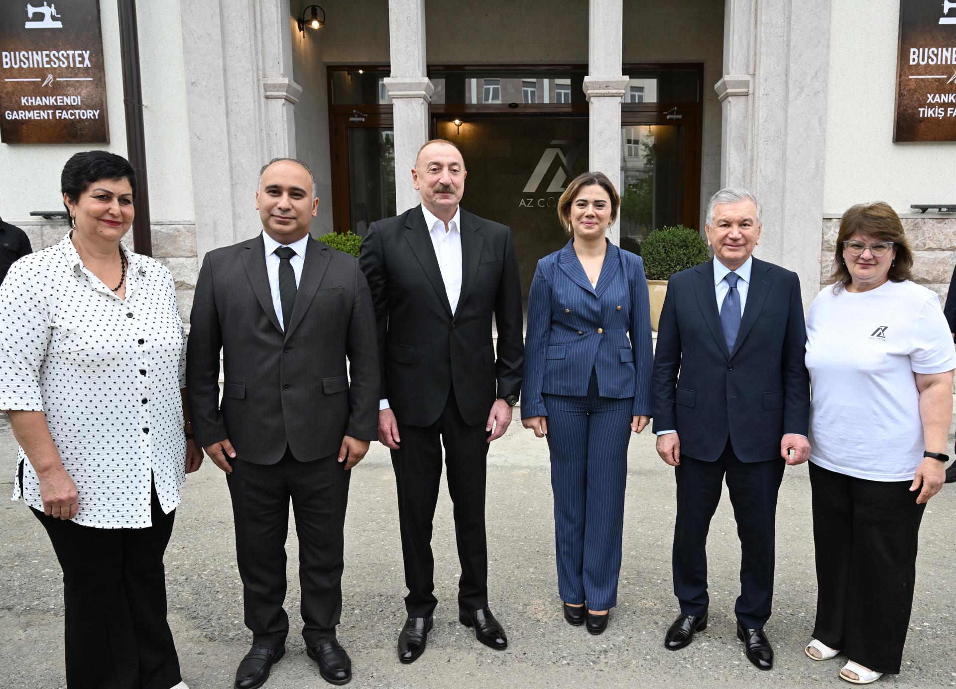 Azərbaycan və Özbəkistan prezidentləri Xankəndidəki tikiş fabrikinin fəaliyyəti ilə tanış olublar