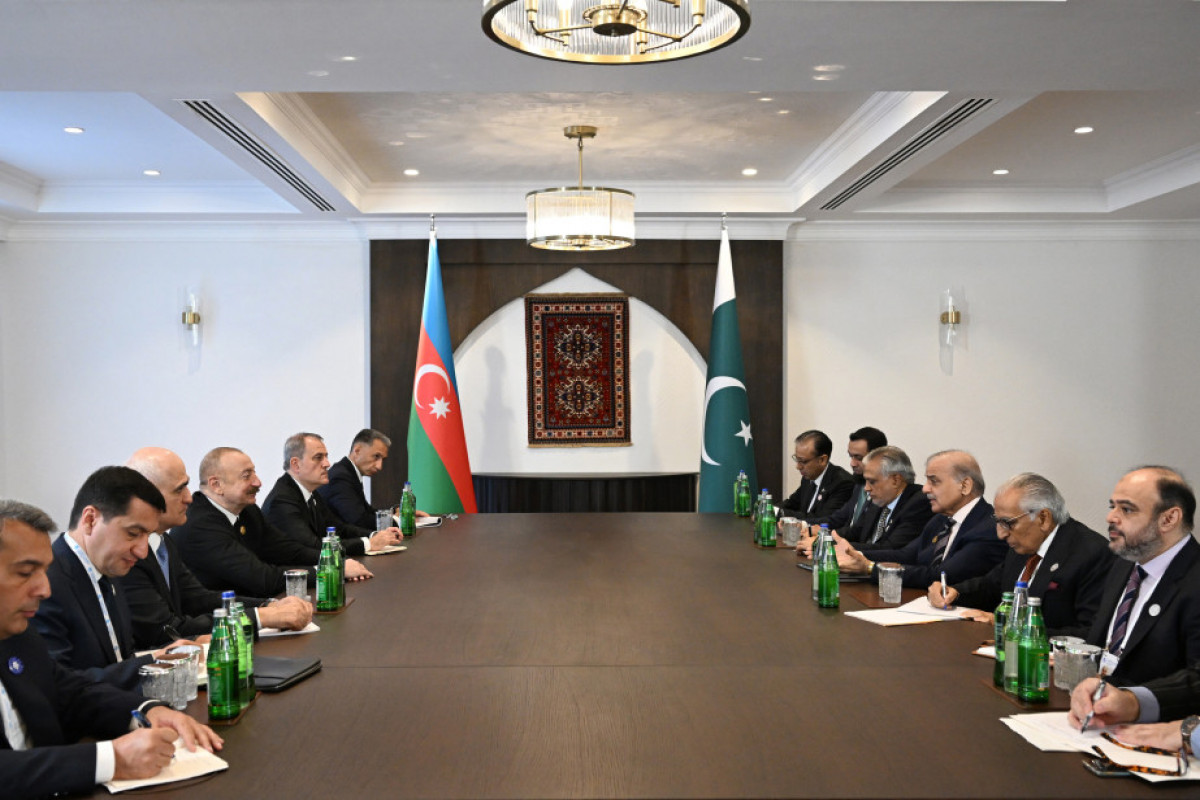 Azərbaycan Prezidenti Xankəndidə Pakistanın Baş naziri ilə görüşüb