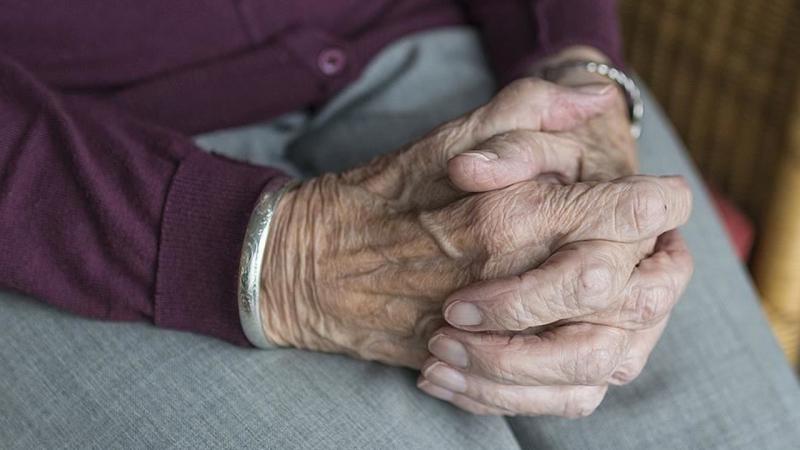 Alimlərdən yeni kəşf - Parkinson xəstəliyinin ilkin əlamətləri məlum oldu