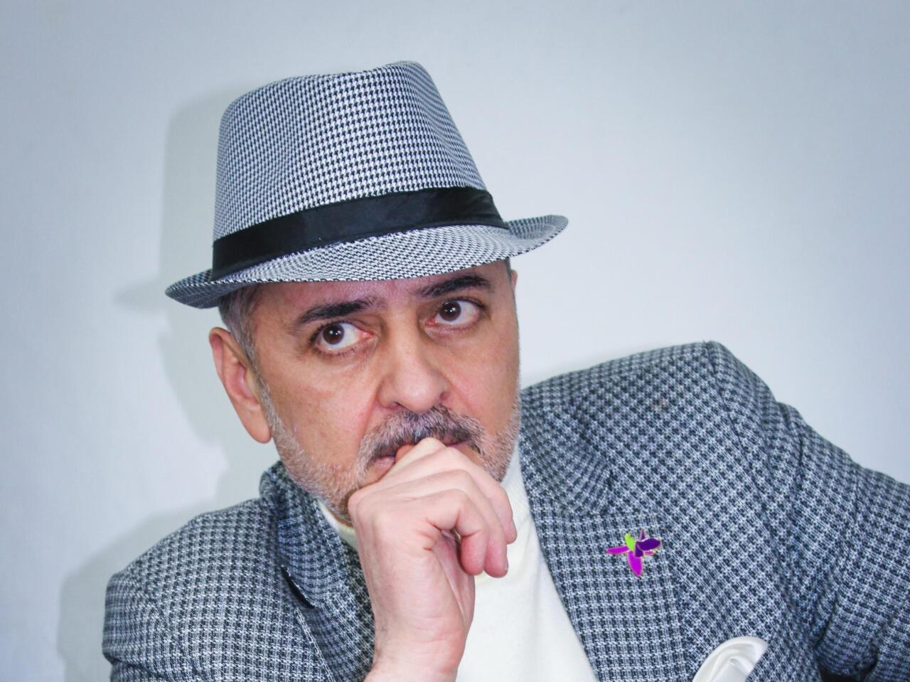 Əməkdar artist istefa verdi