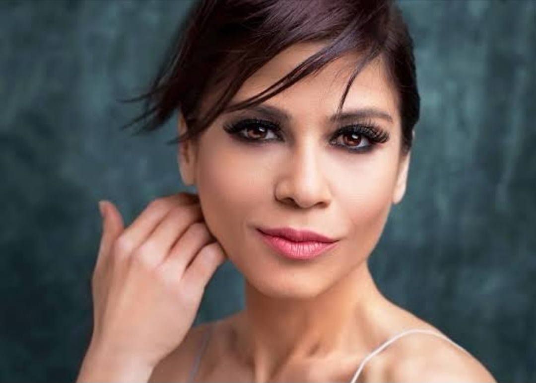 Məşhur müğənni ianə qarşılığında şikayətini geri götürdü