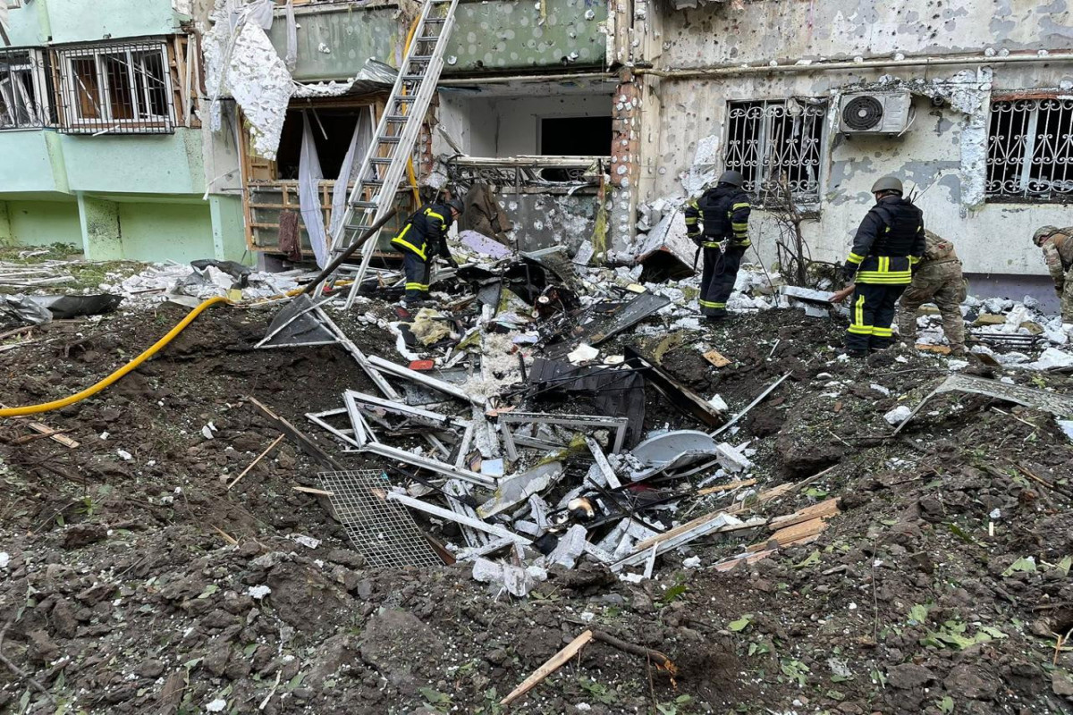 Rusiya Ukraynanın Çernovtsı vilayətini bombalayıb, 2 nəfər ölüb - FOTO