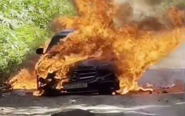 Tovuzda “Mercedes” yanıb