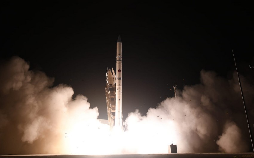 İsrail kosmosa ilk rabitə peykini buraxıb