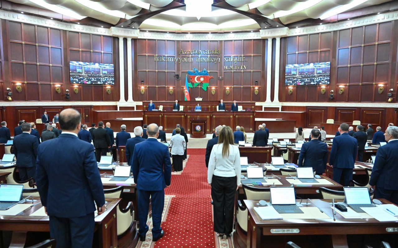 Deputatlar tətilə çıxdı