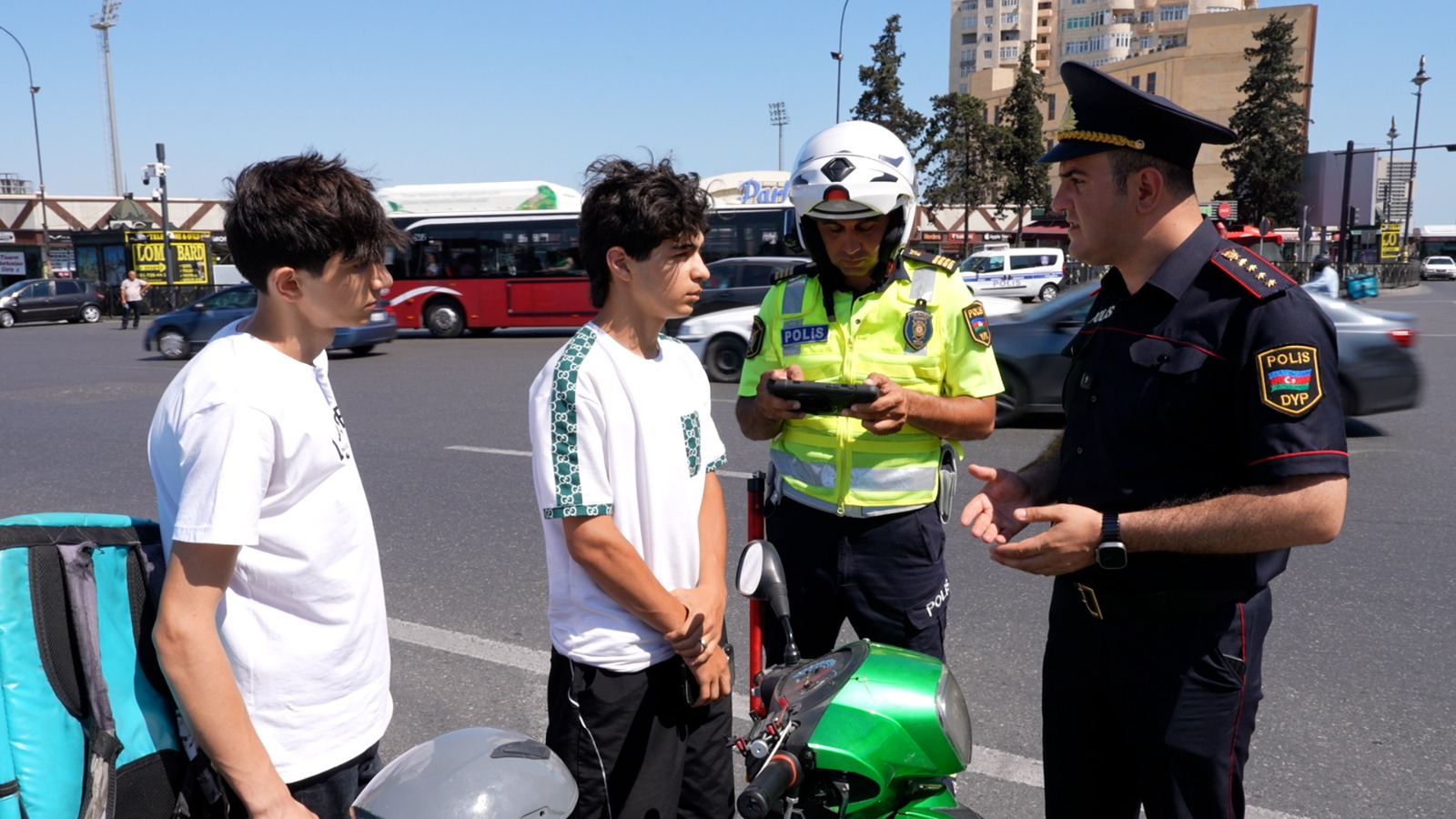 İkitəkərli nəqliyyatın sürücüləri diqqət-Polis maarifləndirir - VİDEO