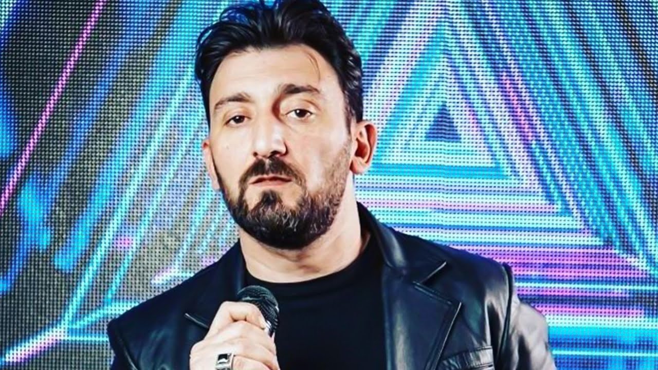 "Çayxananın tüstülü otaqlarından Flora Kərimovaya qədər qalxmaq..." - Aydın Sani