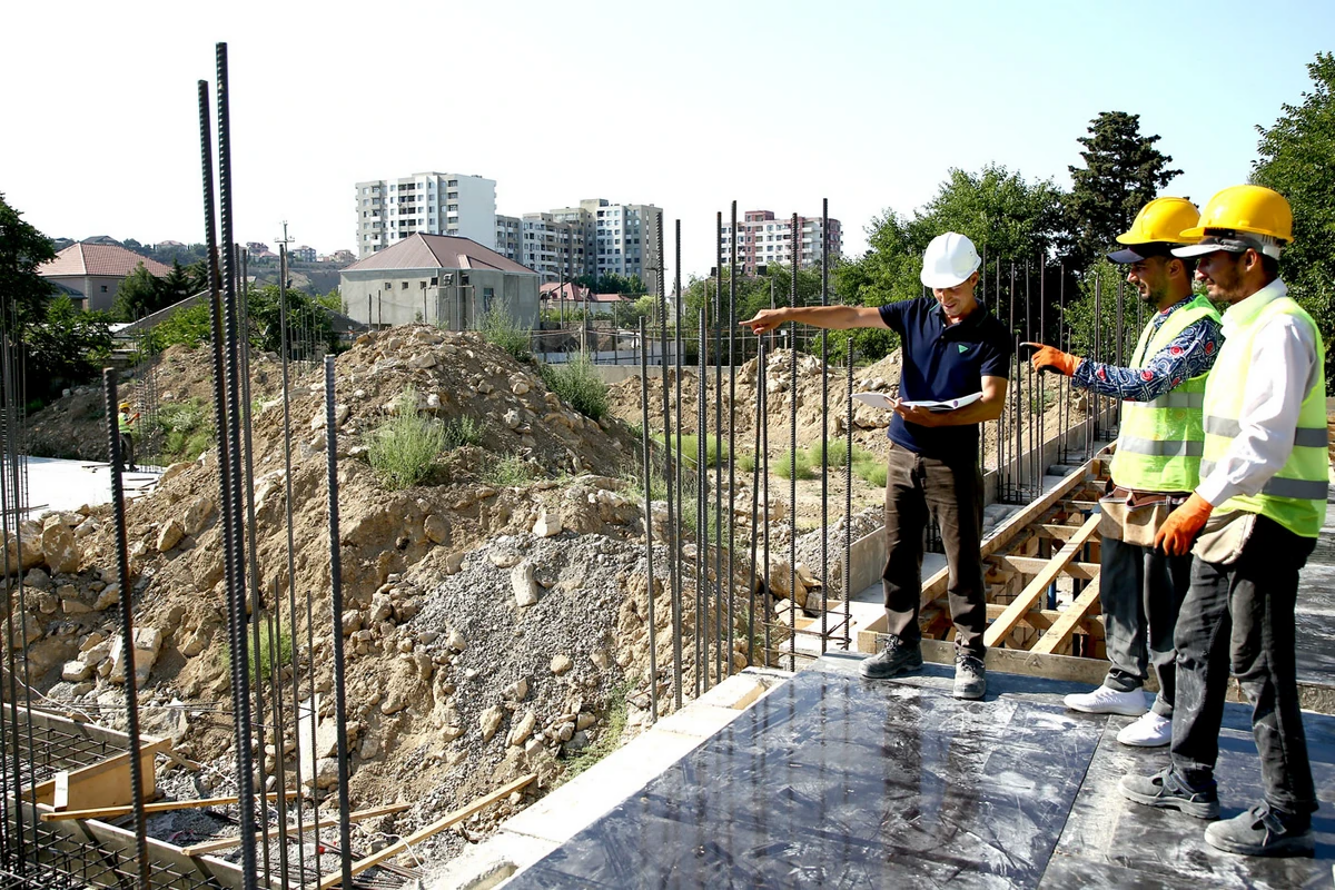 Azərbaycanda qəzalı vəziyyətə düşmüş bu evlər yenidən tikiləcək