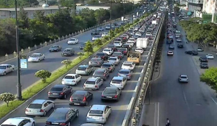 Bakıda bu yollarda sıxlıq var - SİYAHI