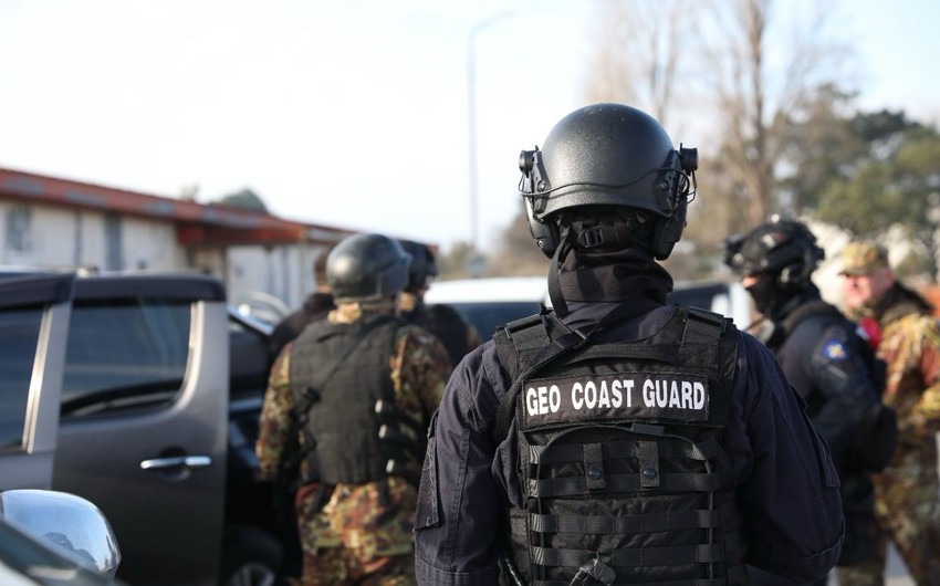 Gürcüstanda polislərə hücum olub, 3 əməkdaş yaralanıb