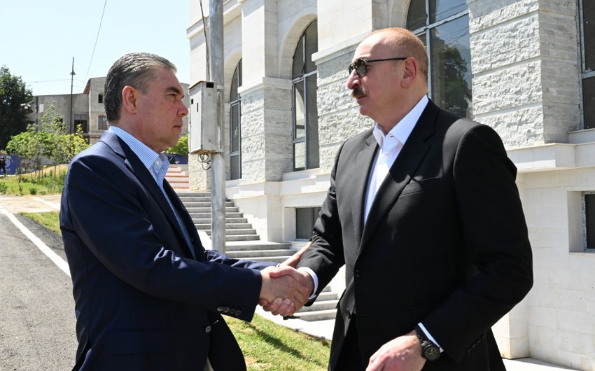 İlham Əliyev Qurbanqulu Berdiməhəmmədovun səfəri ilə bağlı paylaşım edib