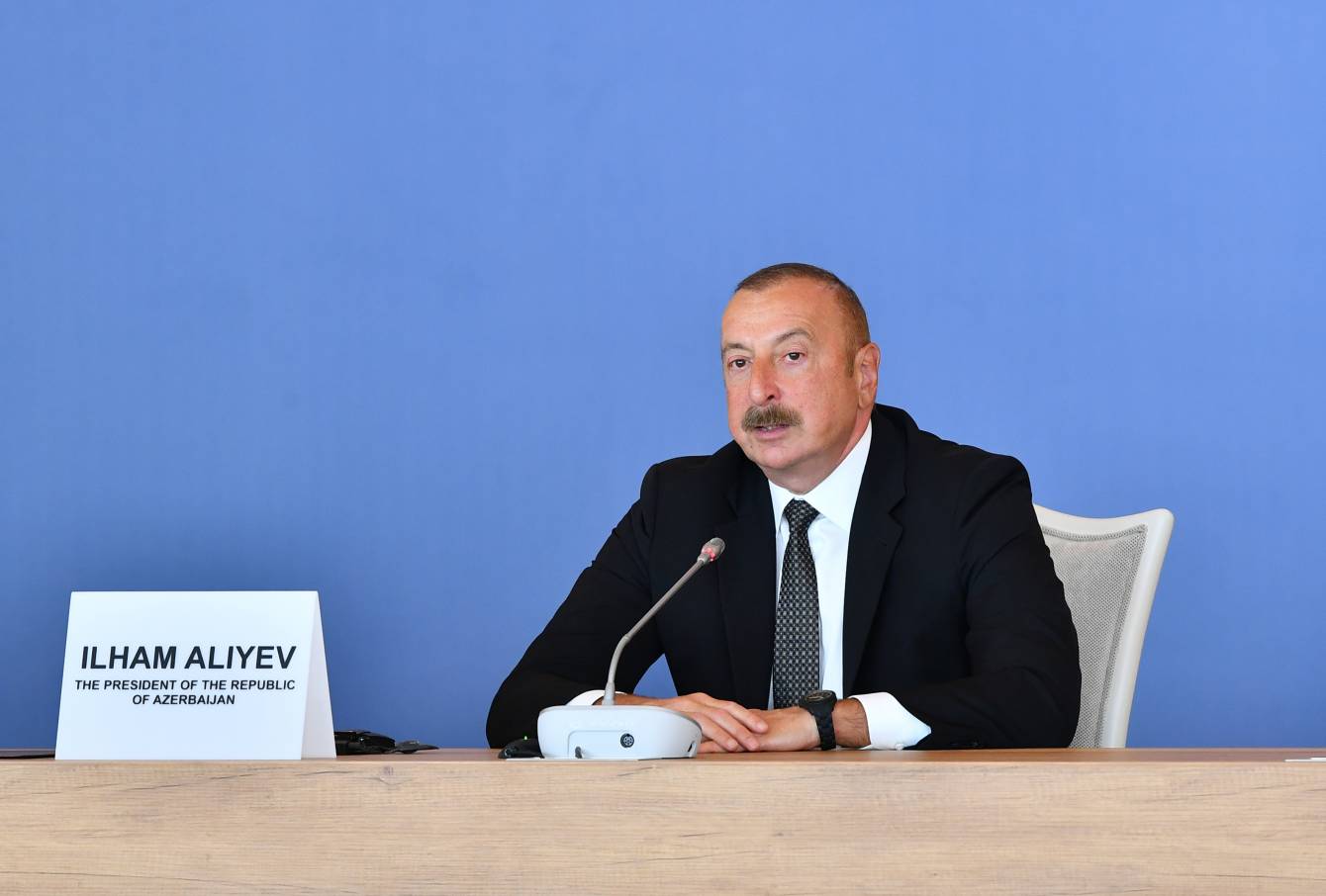 İlham Əliyev: Süni intellektdən istifadə etmirəm