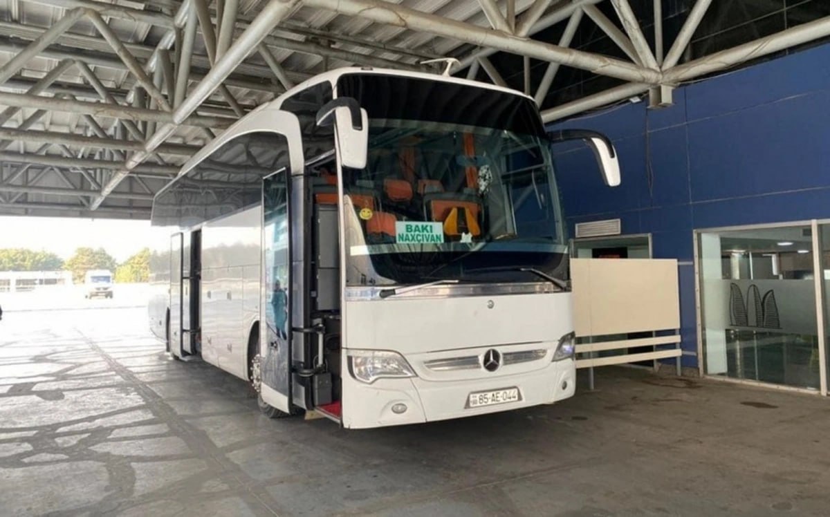 İranda saxlanılan avtobuslar Naxçıvana çatır