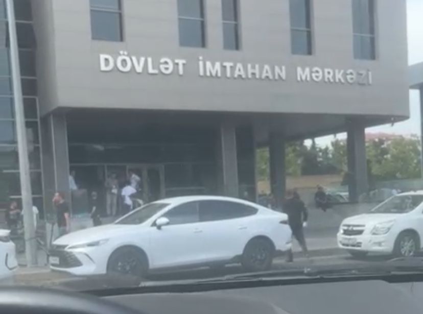 İmtahan verməyə gələn taksi sürücüləri sakinləri narahat edir? - ŞİKAYƏT