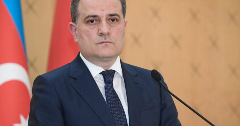 Gürcüstanın Baş naziri Ceyhun Bayramovla görüşünü şərh edib