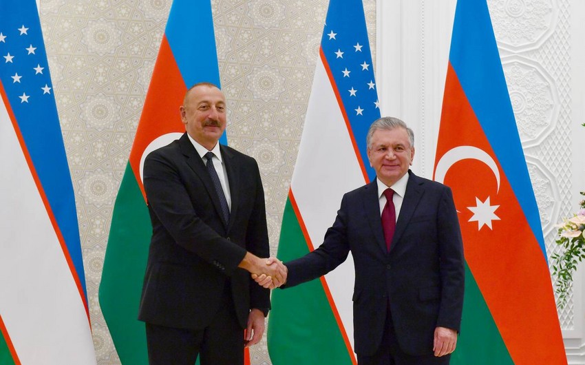 İlham Əliyev Şavkat Mirziyoyevi ad günü münasibətilə təbrik etdi