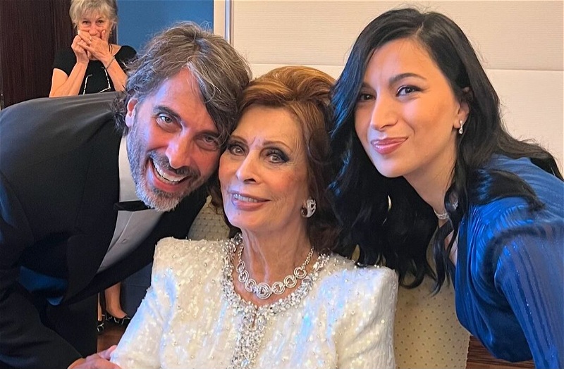 Sofi Lorenin oğlu gürcü xanımla evləndi - FOTOLAR