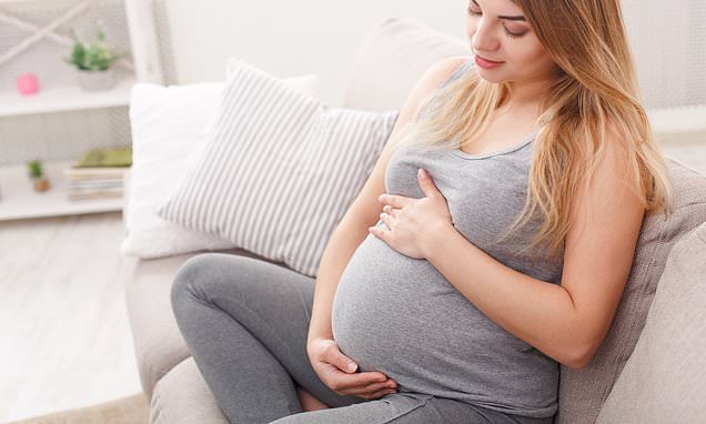 Abşeronda 16 yaşlı qız uşaq dünyaya gətirdi- Oğlan həbs edildi