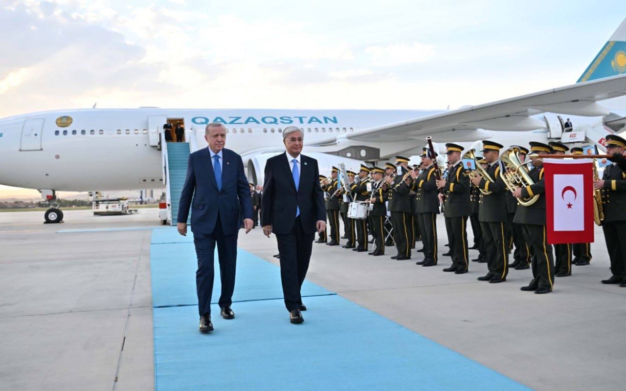 Qazaxıstan prezidenti Türkiyəyə getdi