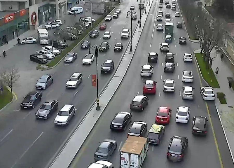 Bakıda sıxlıq olan yollar açıqlandı