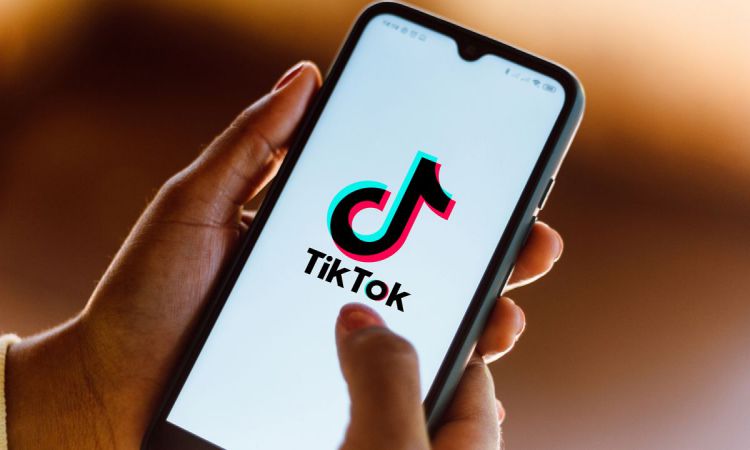 Ana Dili Günü: Dilimizin “TikTok” rəqəmsal platformasında düzgün təbliği