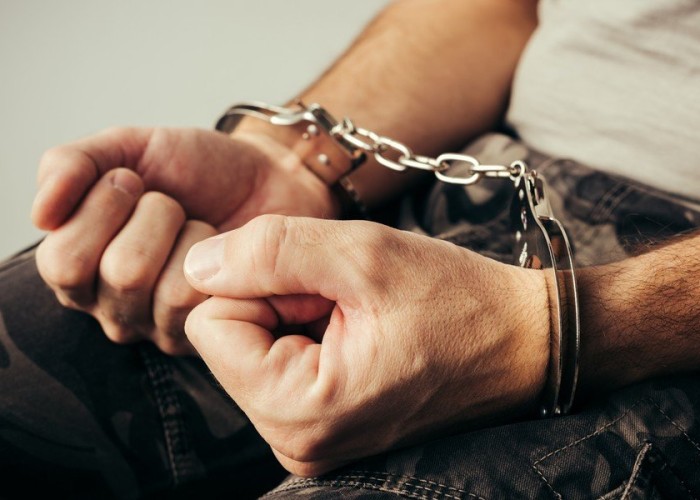 Bankların adından saxta profillər açaraq kartlardan pul oğurladı - Həbs olundu