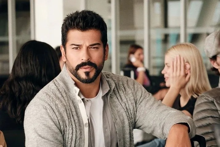 Burak Özçivit Bakıya gəlir