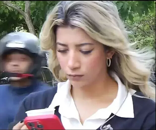 Canlı yayıma hazırlaşan jurnalistin telefonu oğurlandı