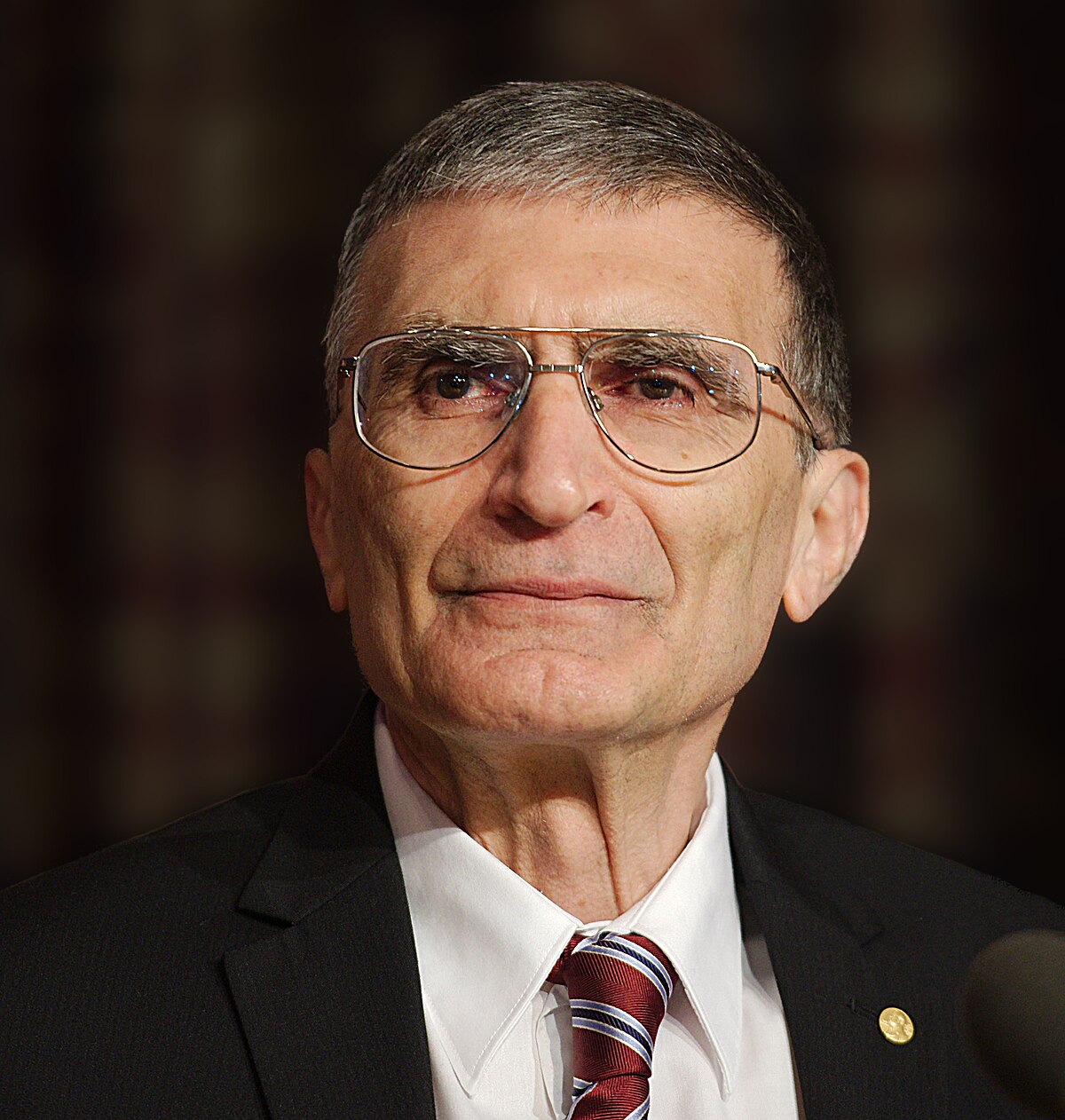 Nobel mükafatı laureatı Şimali Kipr vətəndaşı oldu