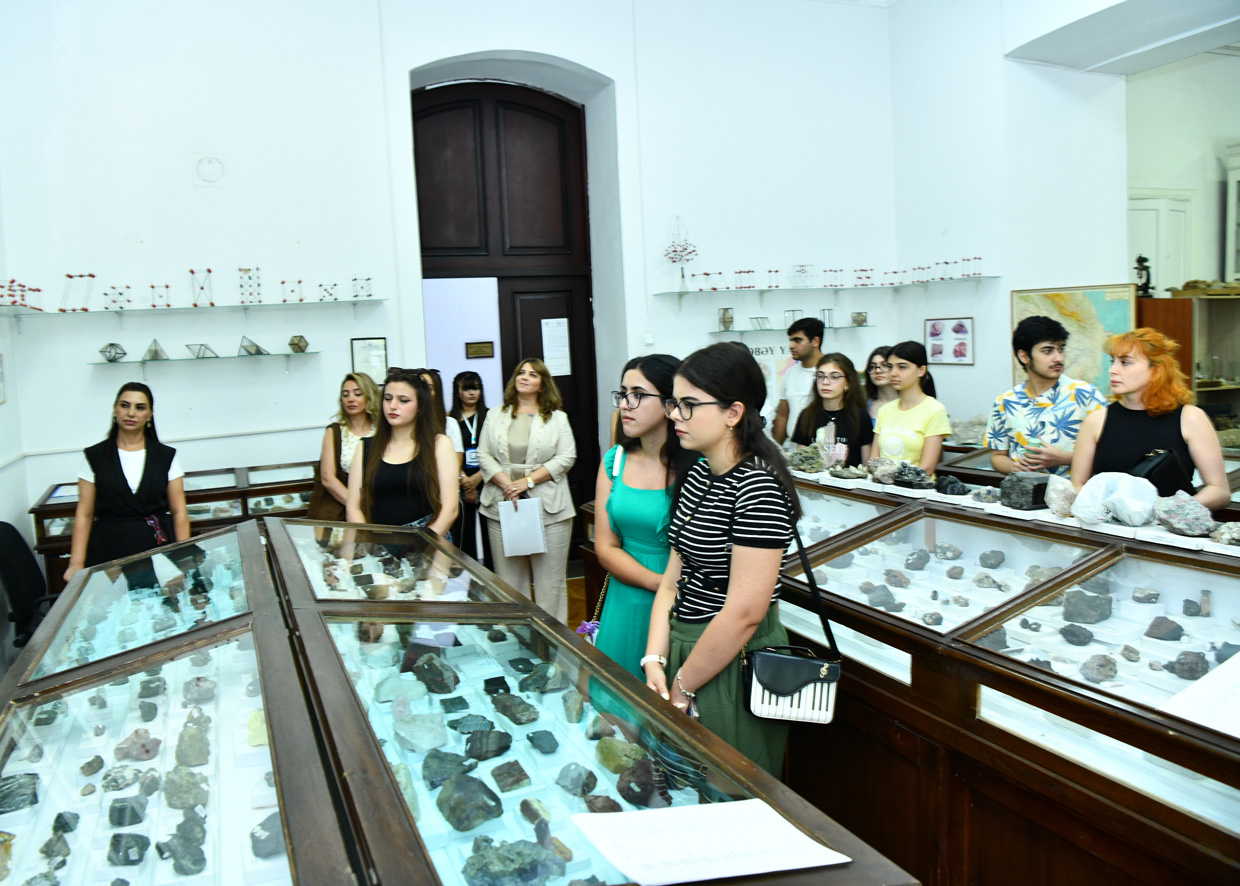 ADNSU-da keçirilən “Açıq qapı günü”ndə 400-dən çox abituriyent iştirak edib - FOTOLAR