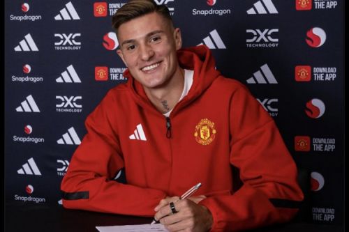 "Mançester Yunayted" Şeşkonu transfer etdi