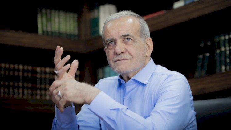 İranda Pezeşkiana qarşı hücumlar başladı: “Xamneyinin siyasətinə zidd gedir”