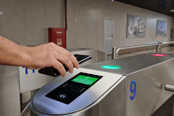 Metroda QR-la ödəniş sistemində yaranmıış çətinlik aradan qaldırılıb