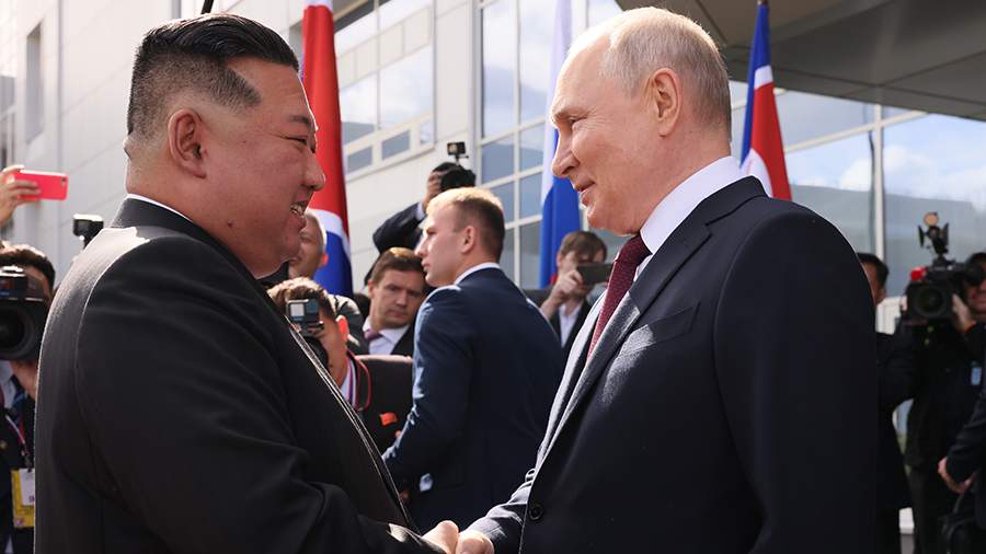 Putin ilə Kim Çen In arasında telefon danışığı olub