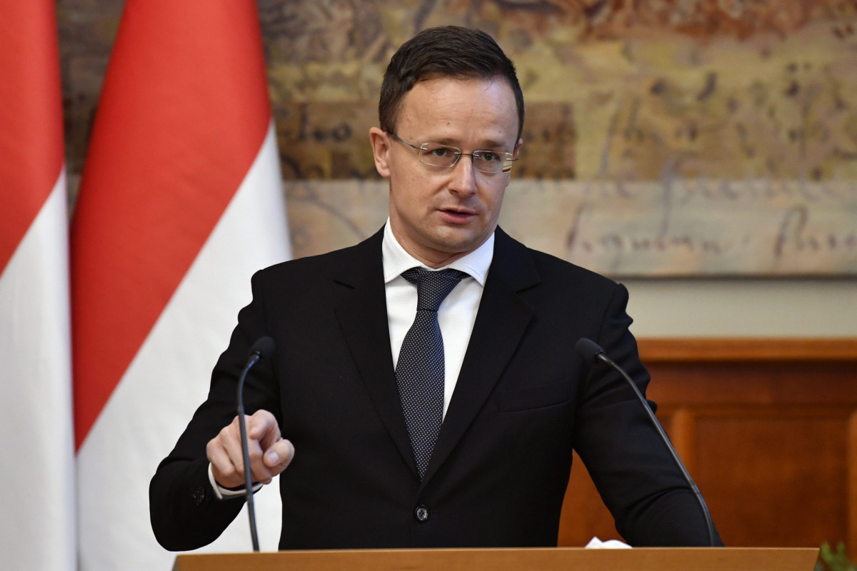 Siyarto: Aİ və Ukrayna Macarıstanda hakimiyyəti dəyişmək istəyir