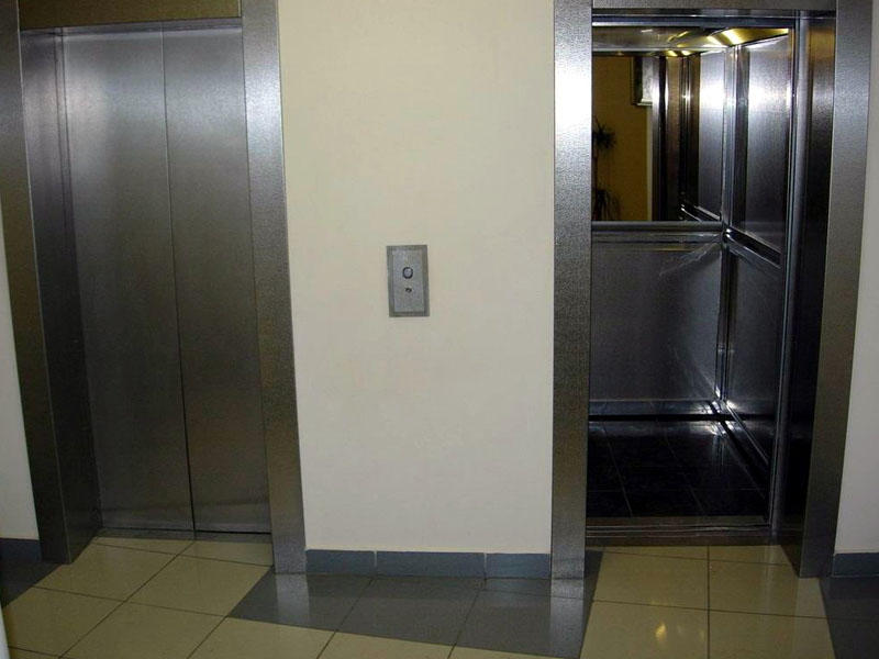 Azərbaycanda fabrikdə faciə - Lift qırıldı, xəsarət alan var