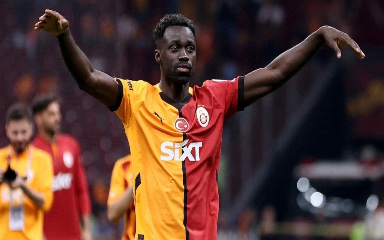 “Qalatasaray” Sançezlə müqavilənin müddətini uzatdı