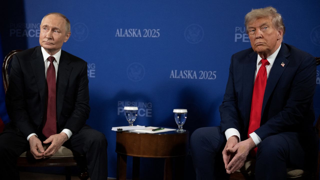 Politoloq: “Putin-Tramp görüşündən sonra Rusiyanın mövqeləri daha da zəifləyib”