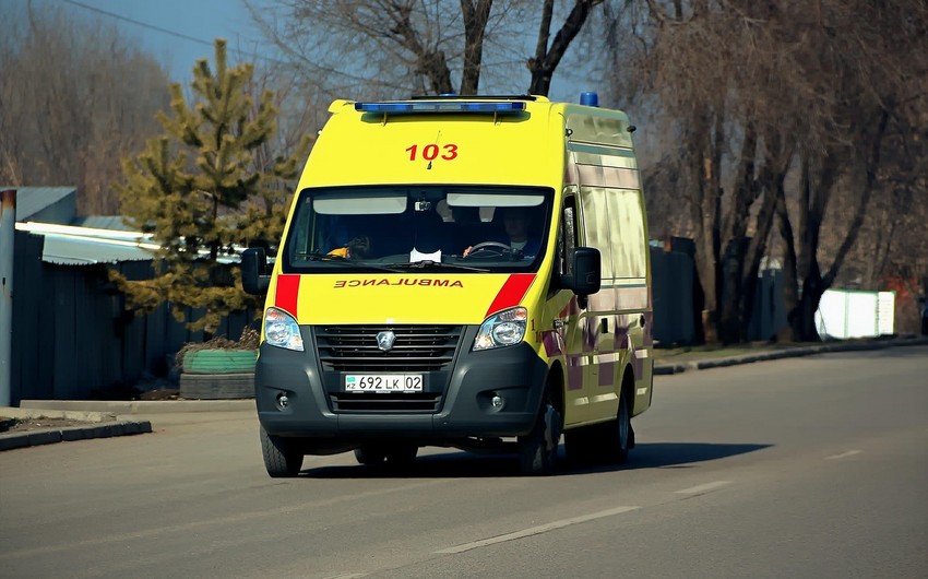 Qazaxıstanda kişi avtomobili uşaqların üzərinə sürüb, ölənlər var